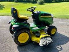 John Deere E180 Lawn Tractor