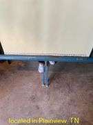 DA-LITE COMET PROJECTOR SCREEN & BELL HOWELL PROJECTOR-OPERATION UNKNOWN