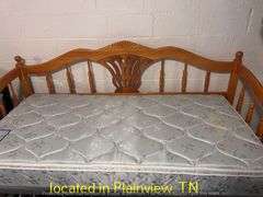 DAY BED WITH TRUNDLE