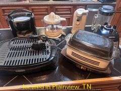 ASST KITCHEN APPLIANCES-ALL POWERED ON