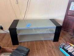 GLASS TOP TV MEDIA TABLE 50X21X20