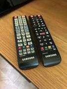 SAMSUNG TV 54.5X33 WITH REMOTE