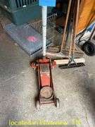 FLOOR JACK