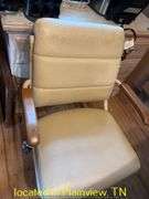 48X36X29 KITCHEN TABLE WITH 12" LEAF & (4) ROLLING CHAIRS AND BAG OF ASSORTED PLASTIC AND FABRIC TAB