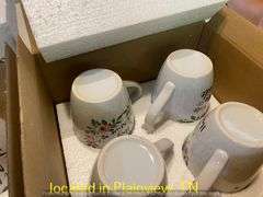 UNUSED SUNFLOWER GARDEN (2) SETS OF CERAMIC MUGS