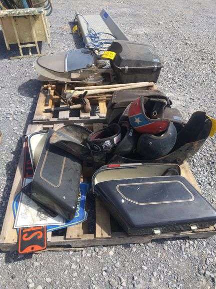 PALLET OF HARLEY DAVIDSON PARTS & QTY (4) HARLEY DAVIDSON WINDSHIELDS, KING TOUR PAK, HAND TOOLS