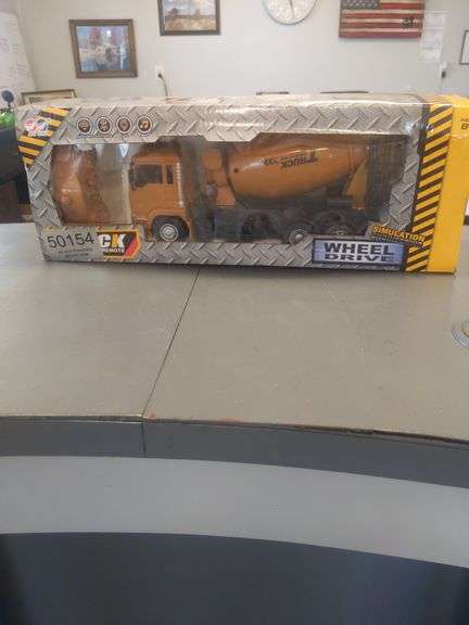 UNUSED REMOTE CONTROLLER CONCRETE  TRUCK