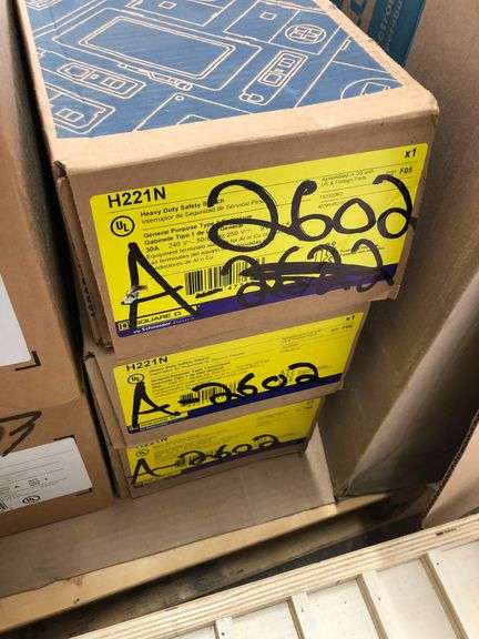 QTY(7) DISCONNECT/SAFETY SWITCH