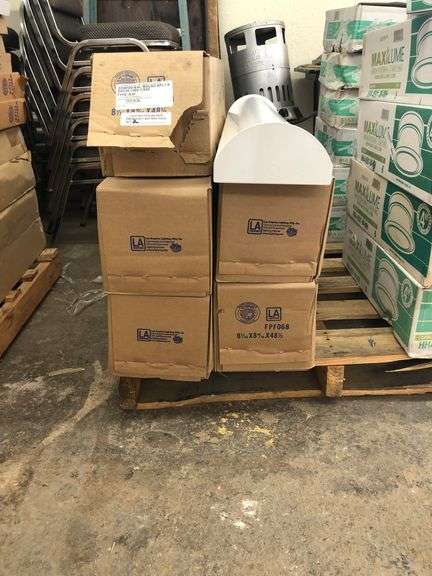 QTY (10) 4' LED LIGHTS W/BATTERY BACK UP