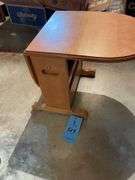 COLLAPSIBLE SIDE TABLE