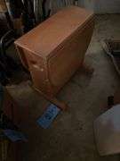 COLLAPSIBLE SIDE TABLE