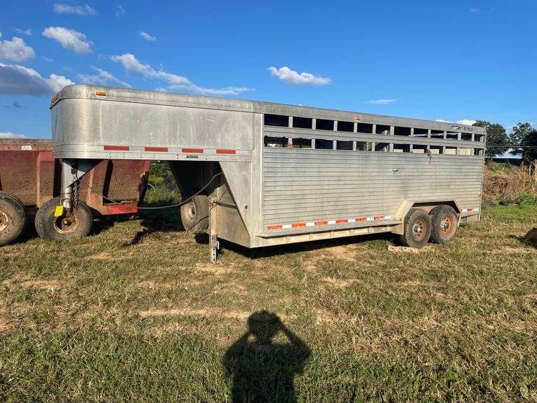 2003 20'X7' FEATHER LITE ALUMINUM LIVESTOCK TRAILER