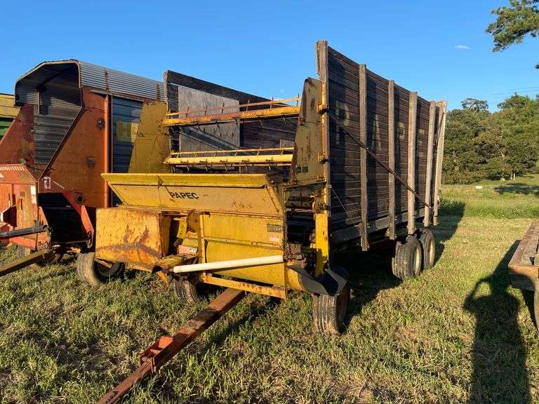 PAPEC TANDEM AXLE SILAGE WAGON