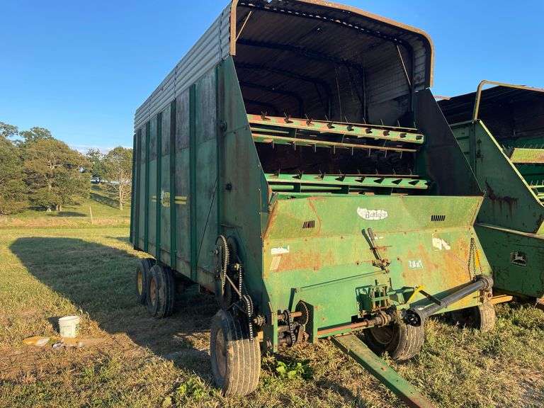 BADGER TANDEM AXLE SILAGE WAGON