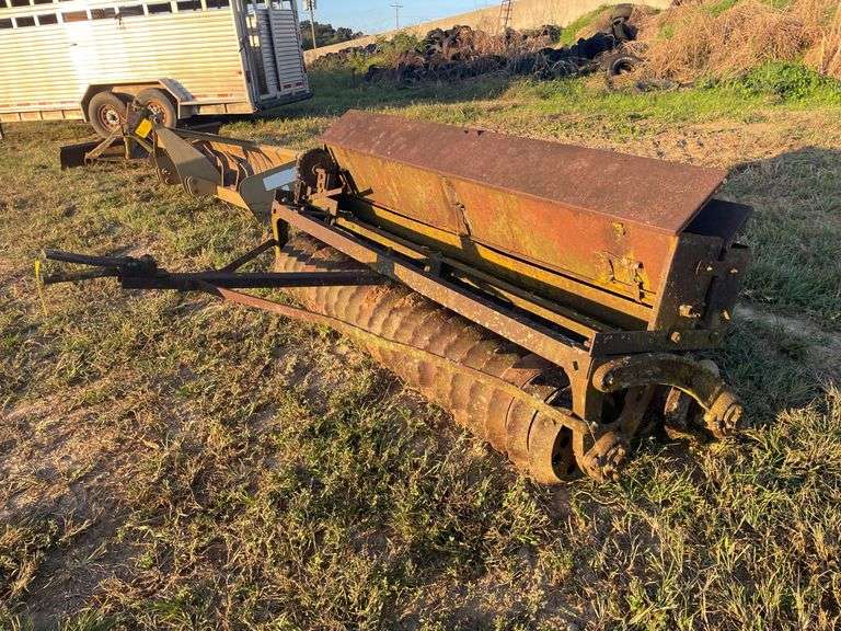 7' VESTAL CULTIPACKER SEEDER