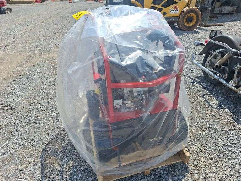 UNUSED MAGNUM 4000 GOLD HOT WATER PRESSURE WASHER