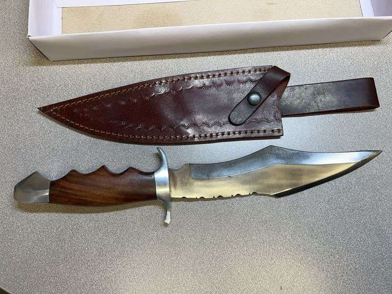 CUSTOM STAINLESS STEEL FIXED BLADE KNIFE WITH CREAM/RED STRIPED HANDLE