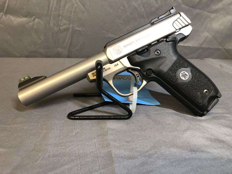 SMITH & WESSON SW22 VICTORY 22L.R. SEMI AUTOMATIC PISTOL