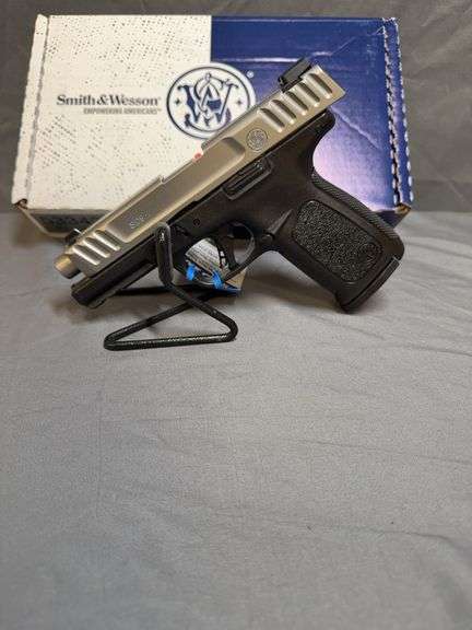 SMITH & WESSON SD9  2.0 4 INCH FS-SST
