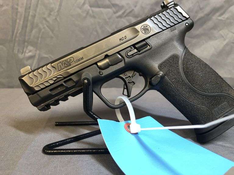 SMITH & WESSON M & P 10MM SEMI AUTOMATIC PISTOL