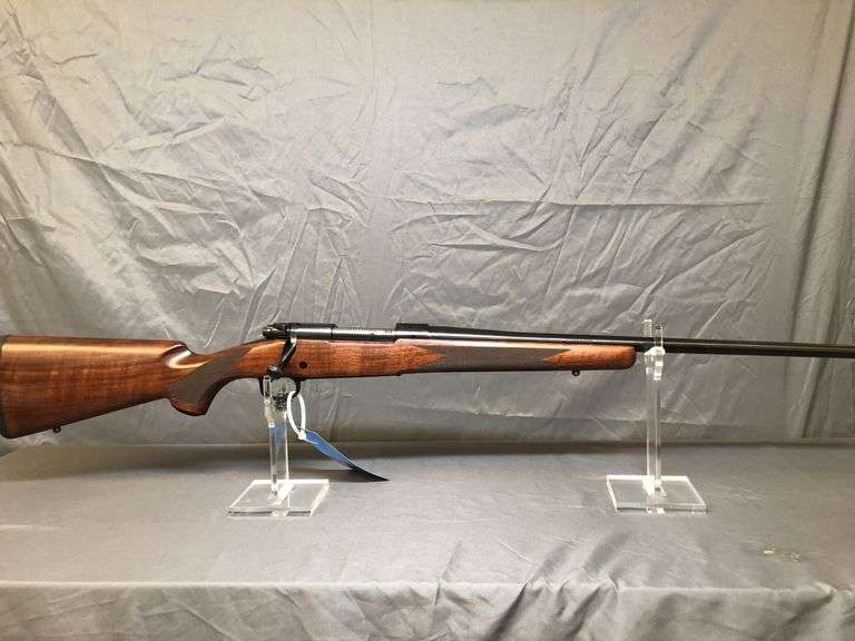 WINCHESTER 70 7MAG BOLT ACTION RIFLE