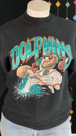 Vintage 1993 black Dolphins with Tasmanian Devil sweatshirt