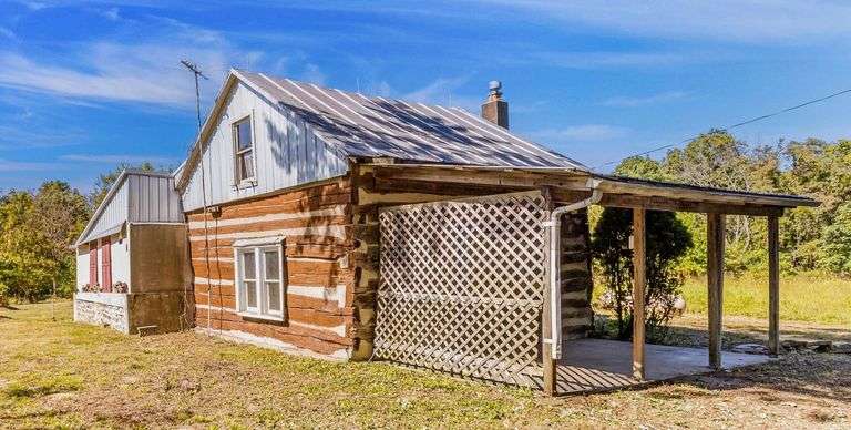 4511 Potts Hill Rd. Bainbridge, OH