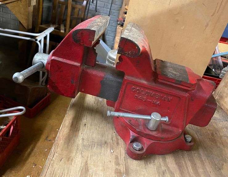 Vintage 5” Columbian Iron Bench Vise USA
