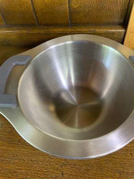 The Pampered Chef Stainless Steel 10” Frying Pan Skillet & The Pampered Chef 9” Mixing Bowl