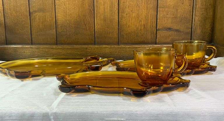 Vintage Tiara Amber Indian Glass,  Piggy Set
