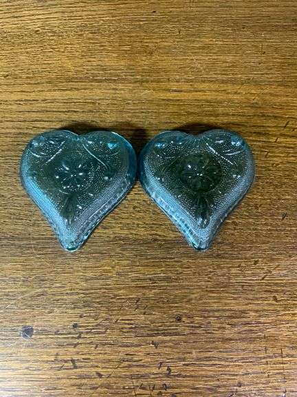 Green Tiara Glass Starburst Platter, Two Blue Heart Dishes & Tiara Indiana Glass Blue Art Deco Divided nut tray