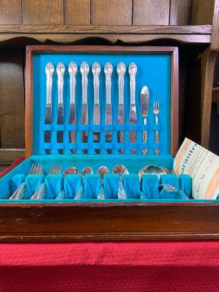 W.M. Rogers Reinforced Silver Plate AA Set