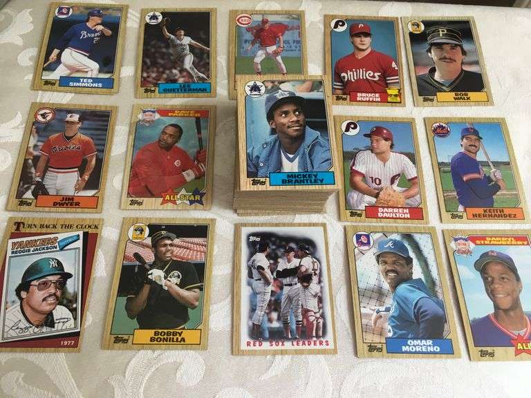 Over 100 1987 Topps Baseball Cards  including Darryl Strawberry & Reggie Jackson