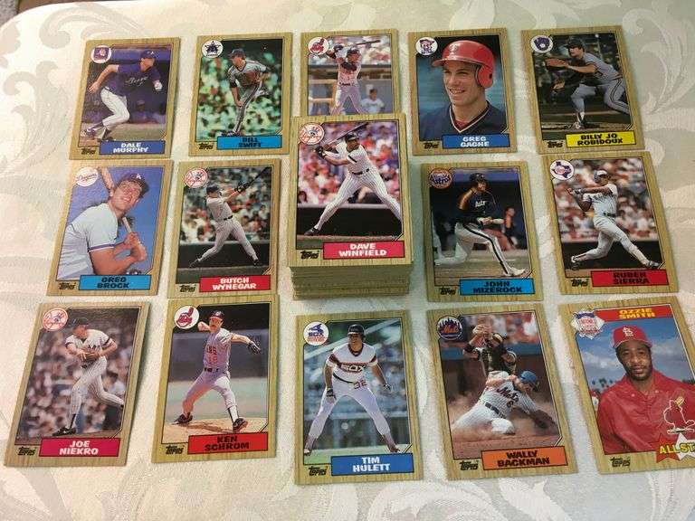 Over 100 1987 Topps Baseball Cards including Dale Murphy, Phil Niekro & Ozzie Smith