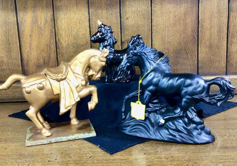 3 Piece Horse Lot