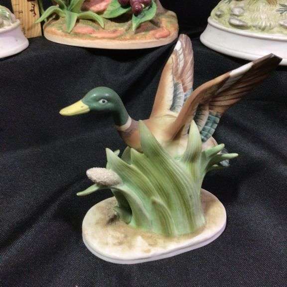 Bird Figurines and Musical Bird Figurine