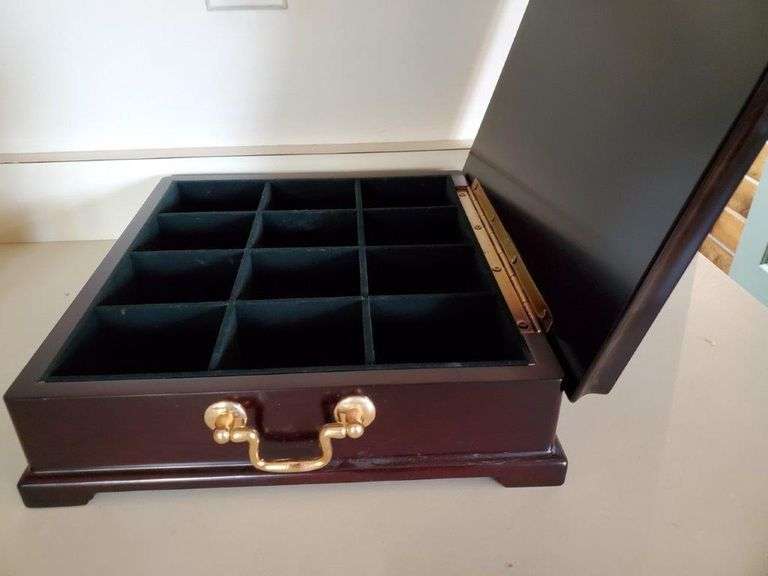 Mahogany Tea Chest / Jewelry Box