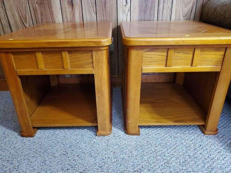 Pair of End Tables (FR) - 22"x24"x22"