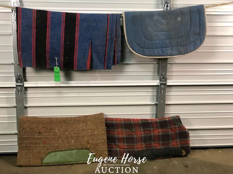 4 saddle pads