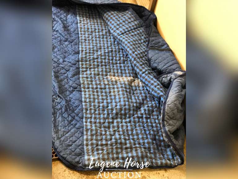 Stable blanket