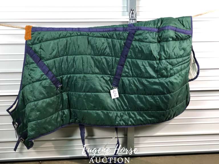 Stable blanket