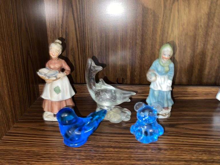 Figurines