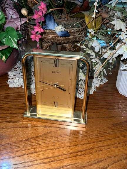 Flower arrangements/clock