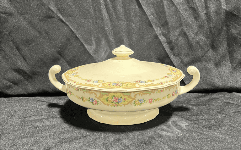 Homer Laughlin Covered bowl