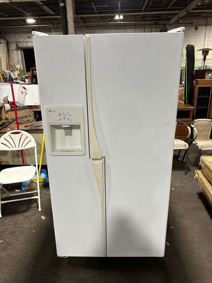 Maytag Refrigerator/Freezer - Auction Services LTD