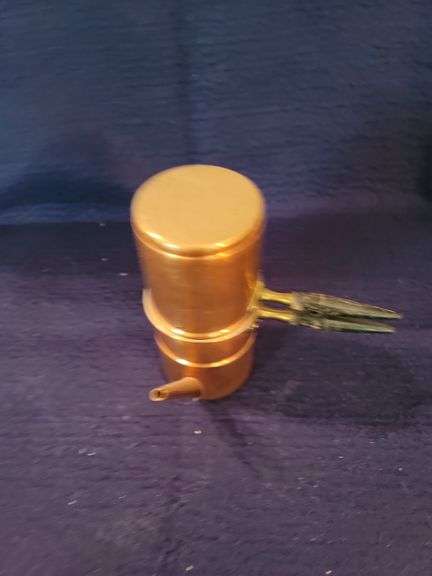 Tiny teapots & cups
