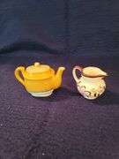 Tiny teapots & cups