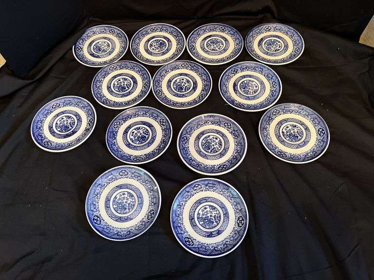 Blue Willow dishes Auction Services LTD