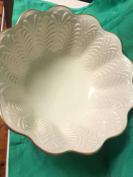 Lenox serving bowl