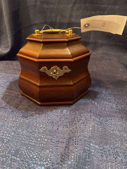 Tea caddy